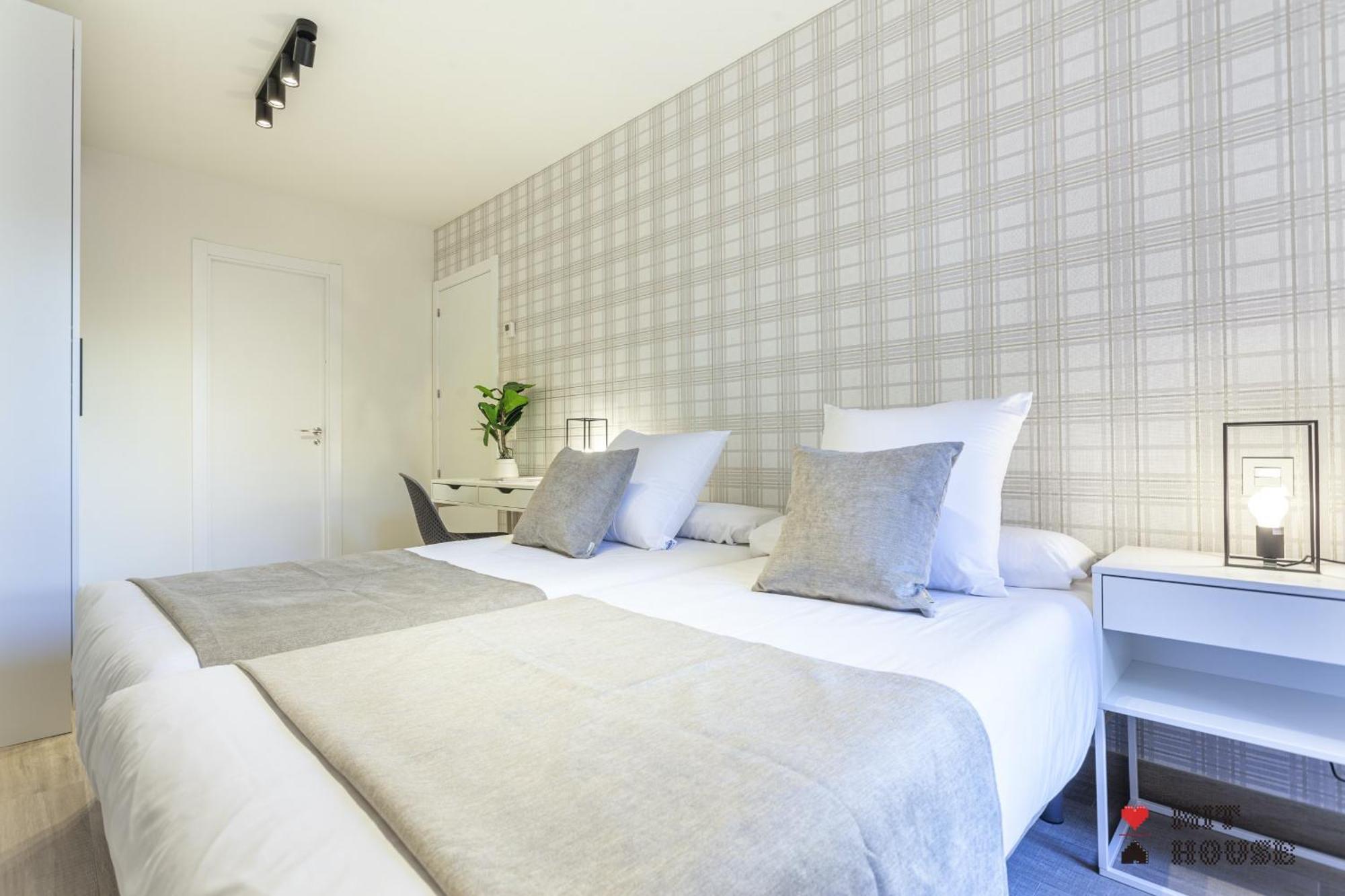Antonio Lopez En Apartment Madrid